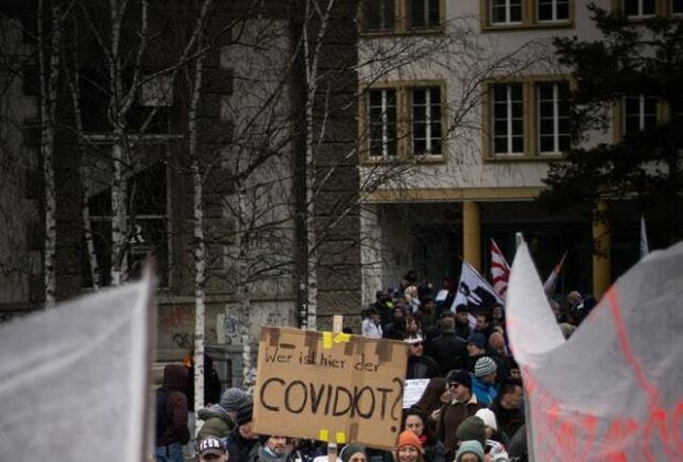 Corona-Leugner*innen bedrochen die Demokratie